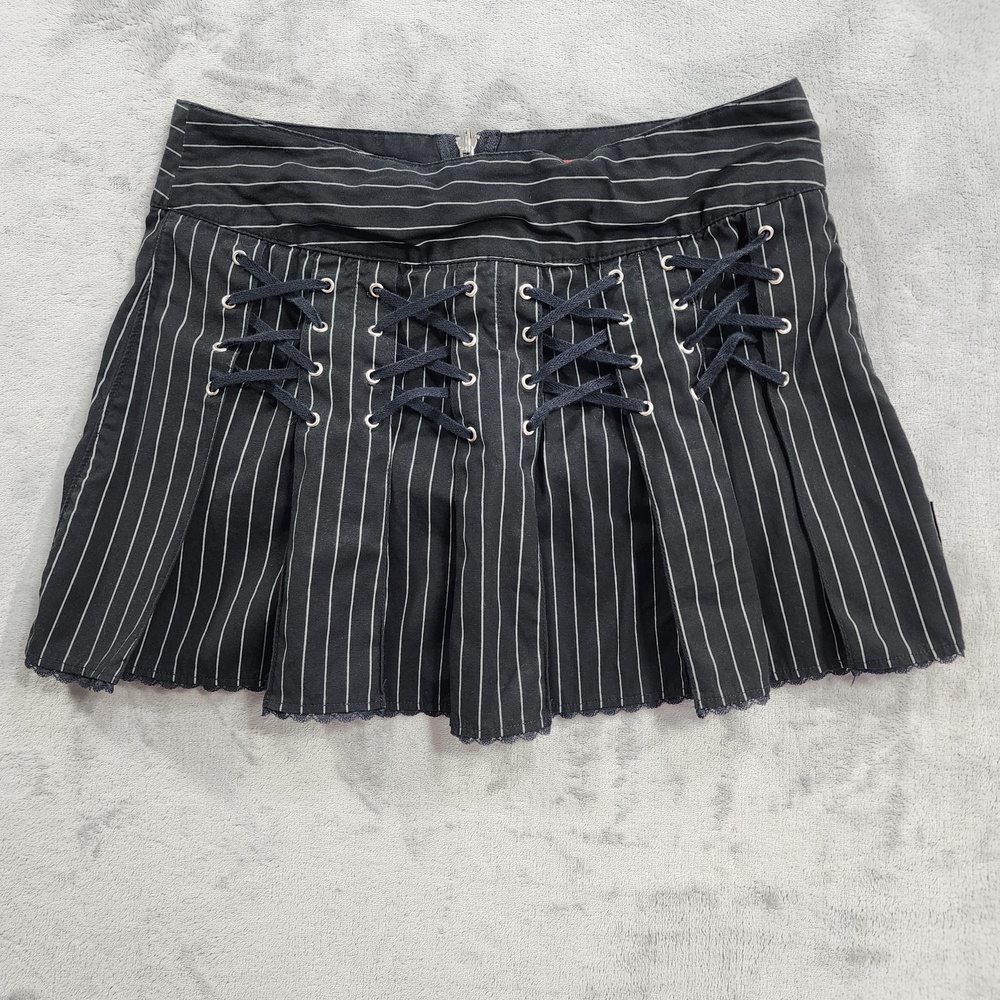 TRIPP NYC Skirt Womens M Black Reversible Pinstripe Pleated Mini Corset Y2K Goth